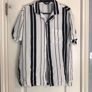 men’s striped button down